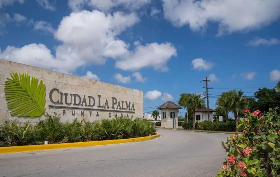 Ciudad La Palma House